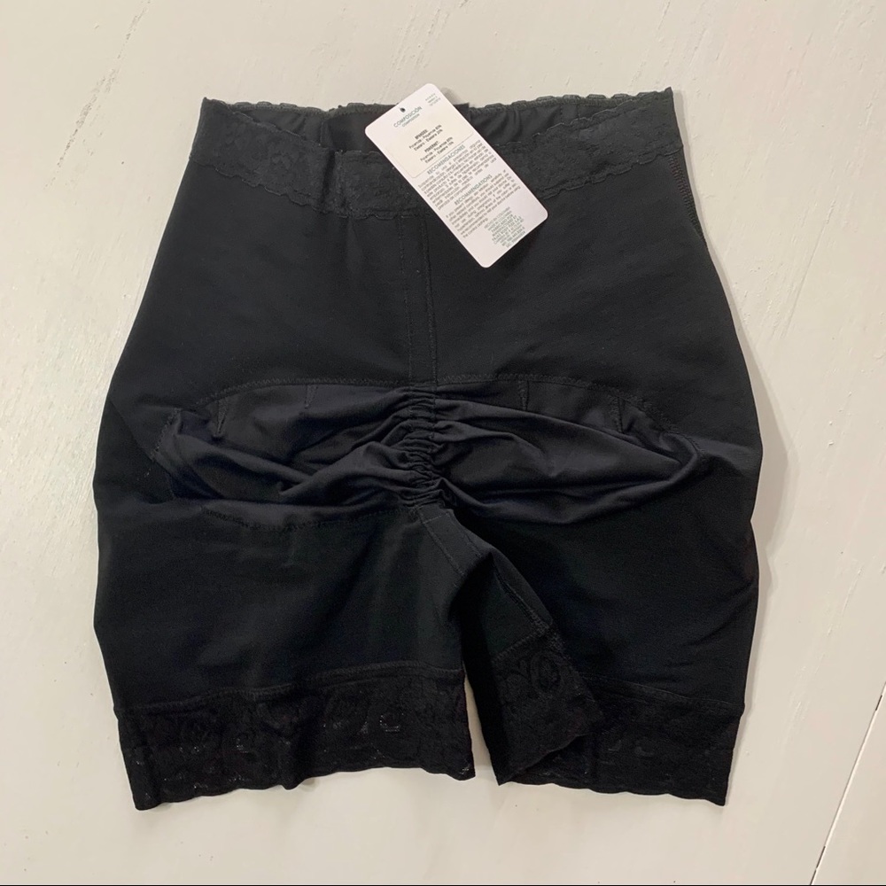 Shorts (polyester and elastane) - Picture 2 of 2
